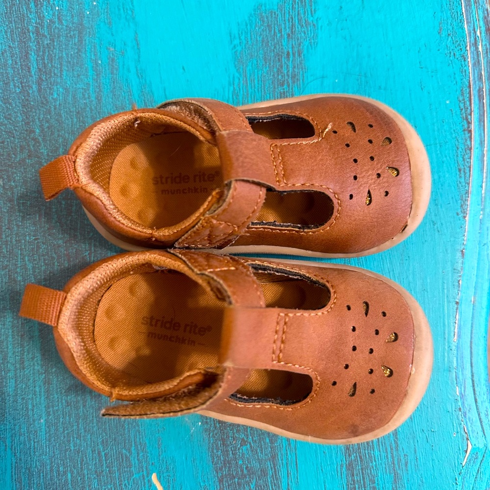 Stride rite baby shoes